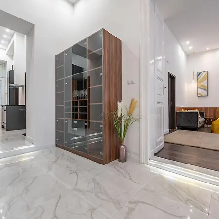 Elizabeth Deluxe Apartment *