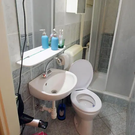 Downtown Cozy Private Studio For 1-2 People