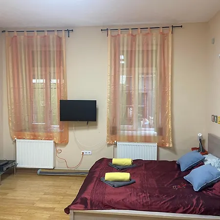 Clark Apartman **
