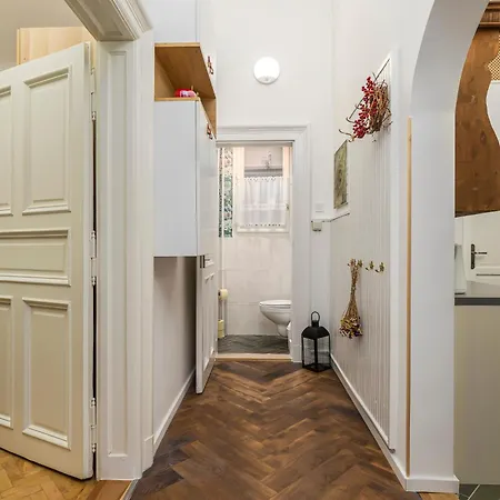 Palace District Luxury Apartment Budapest