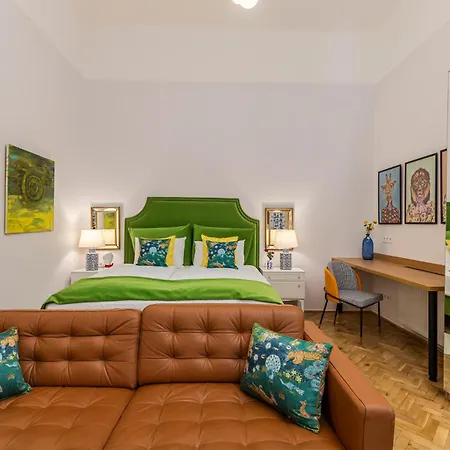 Palace District Luxury Apartment Budapest