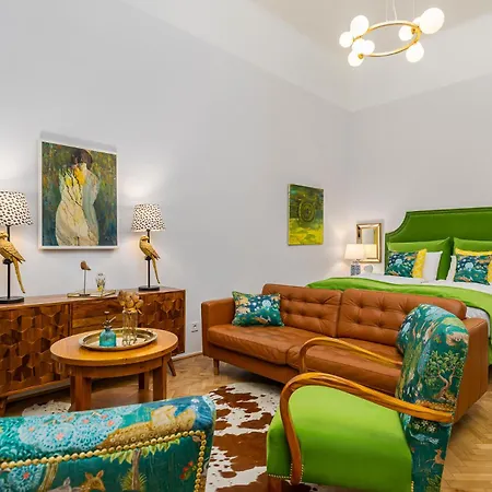 Palace District Luxury Apartment *
