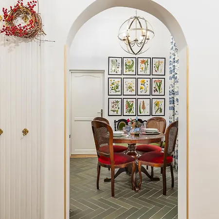 Palace District Luxury Apartment Budapest