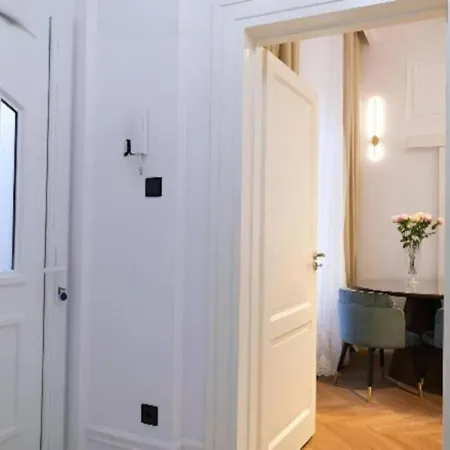 Apartment Premium Luxury Opera Near Opera And Basilica Budapest