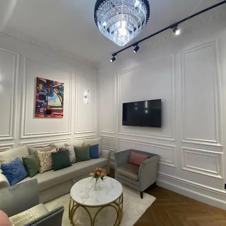 Premium Luxury Opera Near Opera And Basilica
