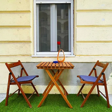 Victory Flat Apartman