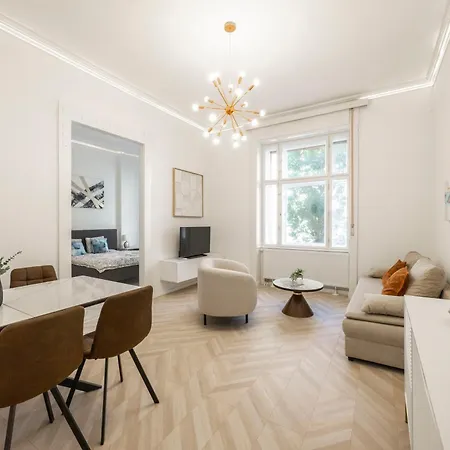 Classy & Cozy Dream In The Center Of *