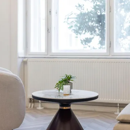 Classy & Cozy Dream In The Center Of Apartment Budapest