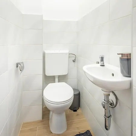 Very Large With Air Conditioning Apartment