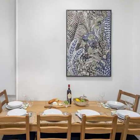 Very Large With Air Conditioning Apartment *