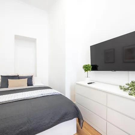 Charming & Cozy Elizabeth Apartment