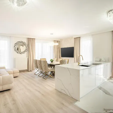 Corvin 5 Stars Luxury With Free Parking