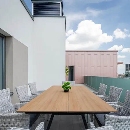 Corvin 5 Stars Luxury With Free Parking