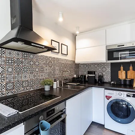 Little Treasure At Liszt With Free Parking Apartment *
