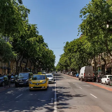 Little Treasure At Liszt With Free Parking Apartment