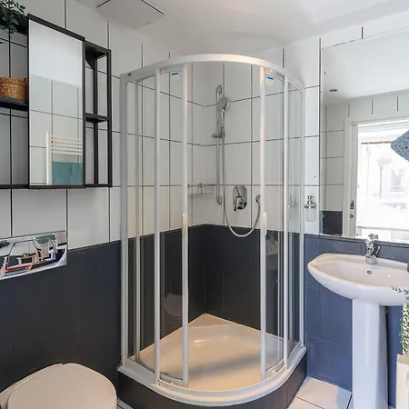 Little Treasure At Liszt With Free Parking Apartment *