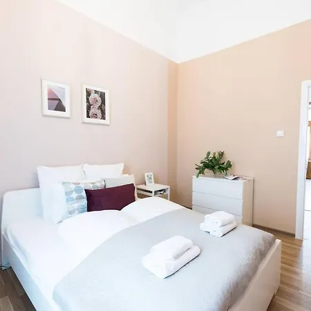 Ultra - Next To The Synagogue - Air Conditioning Apartment Budapest