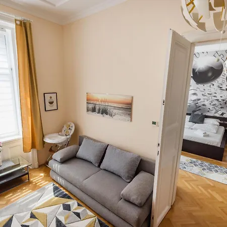 Reba Apartman *
