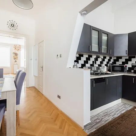 Apartment Reba *
