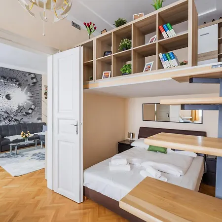 Reba Budapest
