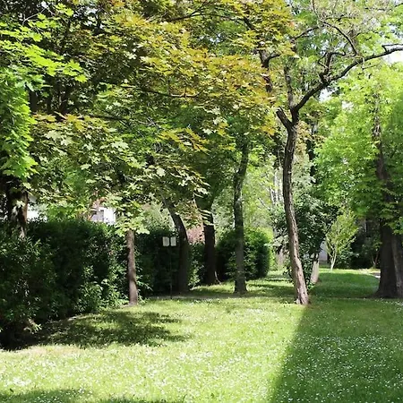Apartment Apartment *