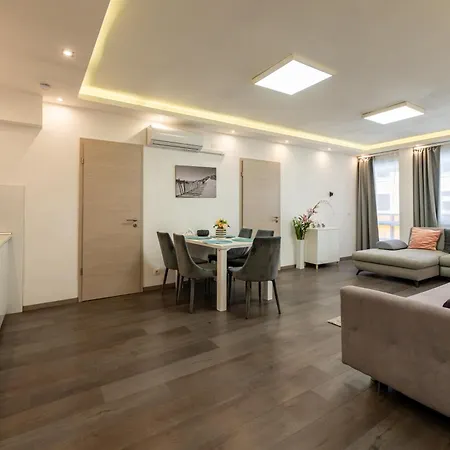 Apartment Rumbach 2022 Modern *
