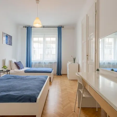 Apartment Away From In The Center Budapest