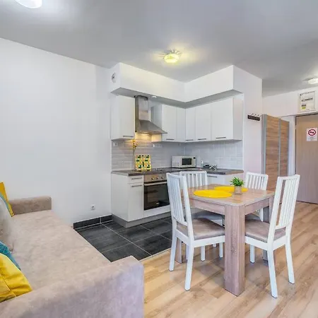 Elagant Nest Two Apartment