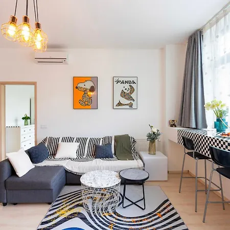 Designer Modern By Buda Castle With Stunning Matthias Church View Apartment