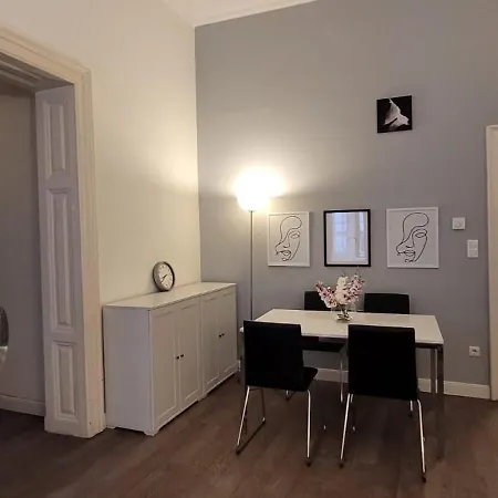 Homestay Tourist Homestay Budapest