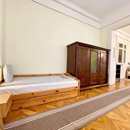 Apartment Bank5 *