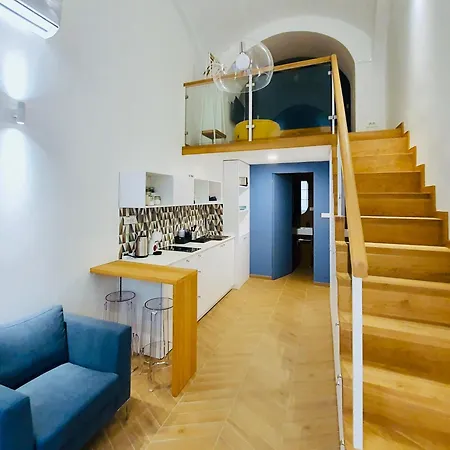Romantic In The Heart Of Apartment Budapest