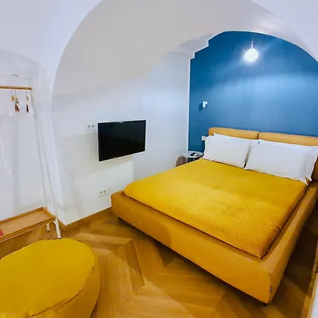 Romantic In The Heart Of * Budapest