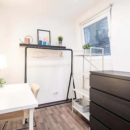 Apartment Cityscape Budget Omega *