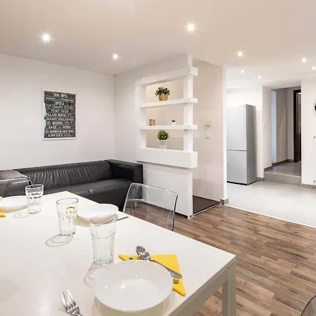 Cityscape Budget Omega Apartment Budapest