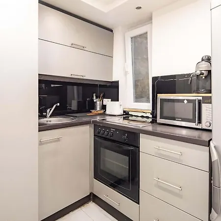 Cityscape Budget Omega Apartment