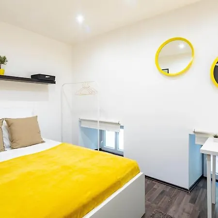 Apartment Cityscape Budget Omega