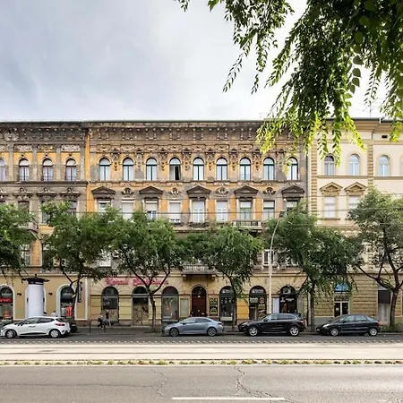 Cityscape Budget Omega Budapest
