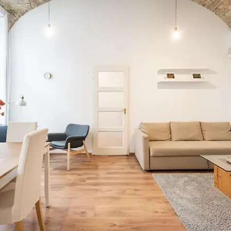 24h Self Check-in Center Near Opera Apartment Budapest