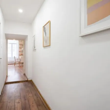 Apartment 24h Self Check-in Center Near Opera Budapest