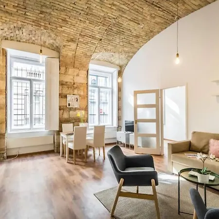 Apartment 24h Self Check-in Center Near Opera Budapest