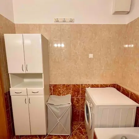 Apartment Tk Stylish Free Private Parking Garage