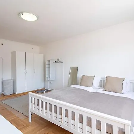 Cityscape Budget Vaci Apartment