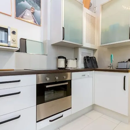 Opera 3br W Sauna By Newave Apartment