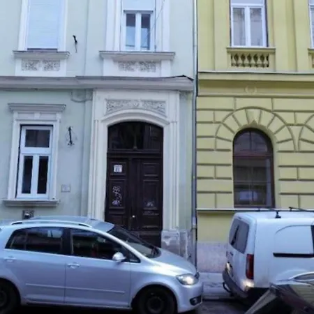 Premium Luxury Opera Near Opera And Basilica