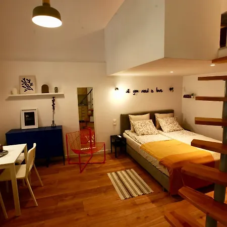 Goldcentral Gozsdu Apartment *