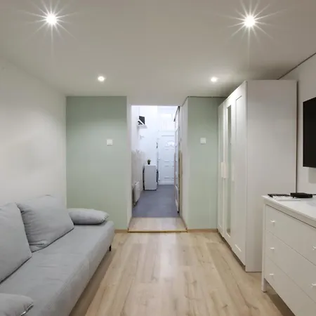 Apartment Standard By Hi5- Downtown Jungle
