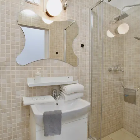 Apartment Standard By Hi5- Downtown Jungle Budapest