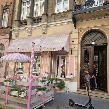 Soho Street Private 6 Persons Apartment Budapest