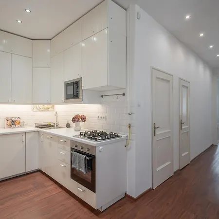Deluxe And Cozy Center For 8ppl Apartment *